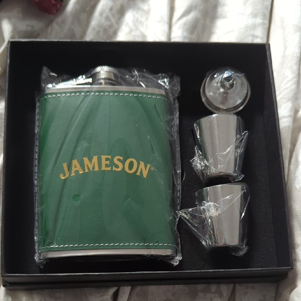 Jameson Green Flask Set